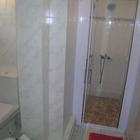 Maison Les Bains, 2 Pieces, 4 Personnes - Fr-1-305-1419